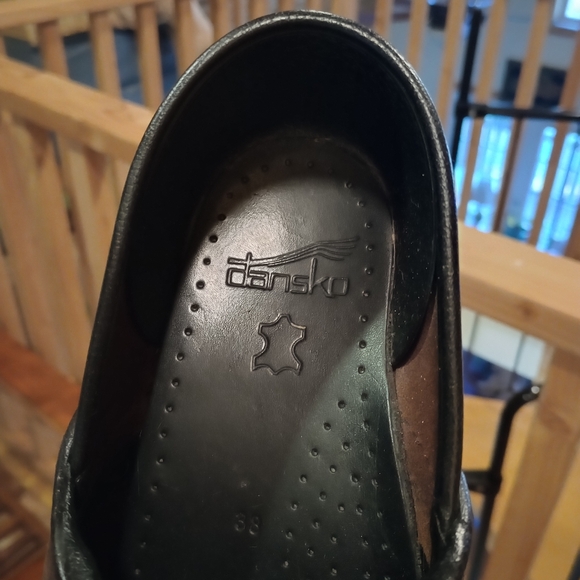 🔥CLOSING SALE DANSKO BROWN DISTRESSED Clogs sz38 - Picture 7 of 10